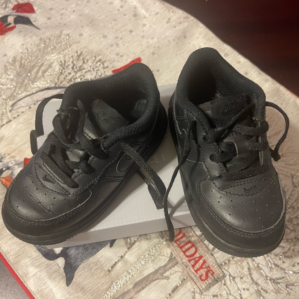 Nike Black Air Force 1s size 8c